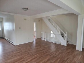223 Jackson Ave in Mineola, NY - Building Photo - Building Photo