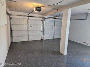 18 North Ct in Indialantic, FL - Foto de edificio - Building Photo