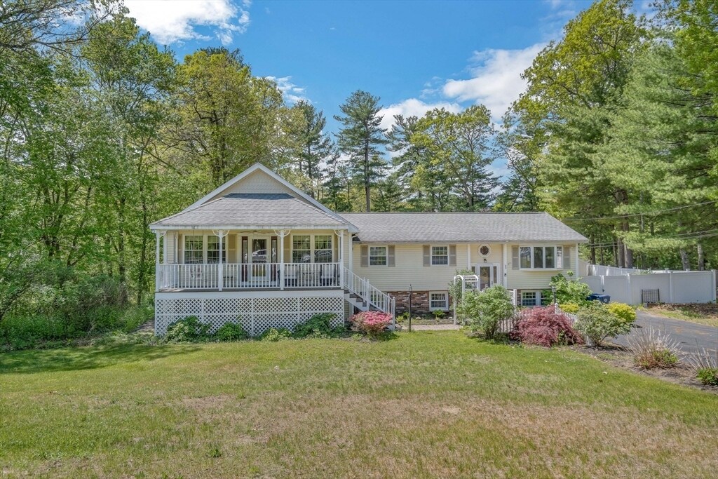 33 Russet Rd in Billerica, MA - Building Photo