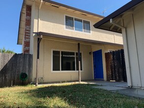 3007 Lillard Dr in Davis, CA - Building Photo - Building Photo