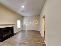 1074 Erie Cir in Stone Mountain, GA - Building Photo - Building Photo