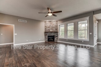 60 Moonlight Ct. in Chatham, IL - Building Photo - Building Photo