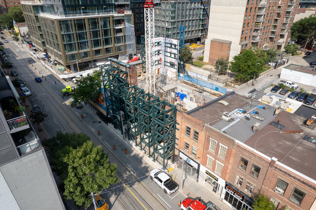 98 Queen St E in Toronto, ON - Building Photo - Building Photo