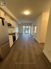 705 Davis Dr in Newmarket, ON - Building Photo - Building Photo