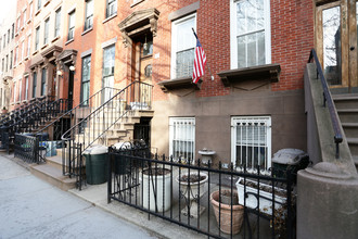 560 Henry St in Brooklyn, NY - Building Photo - Building Photo