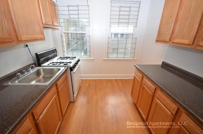 1634 Commonwealth Ave, Unit 6 in Boston, MA - Building Photo - Building Photo