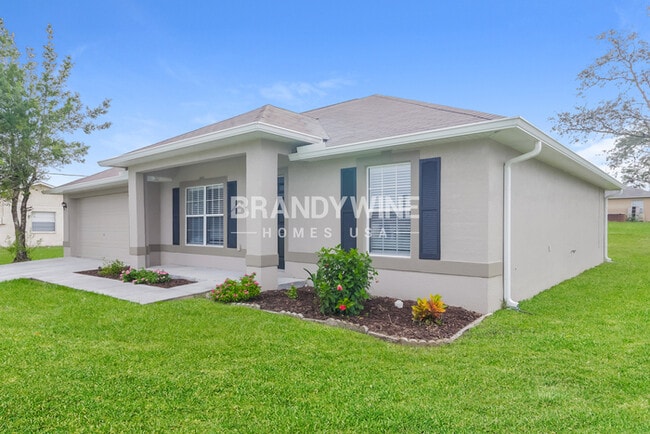 6272 Layton Ave in Spring Hill, FL - Foto de edificio - Building Photo