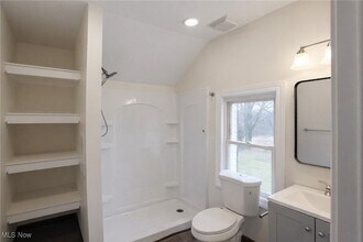 7349 Tippecanoe Rd in Canfield, OH - Foto de edificio - Building Photo