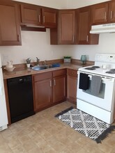 1062 Westmoreland Rd, Unit 3 in Colorado Springs, CO - Foto de edificio - Building Photo