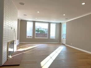 803 Schumacher Dr in Los Angeles, CA - Building Photo - Building Photo