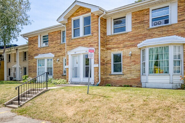UPDATED TWO BEDROOM TOWNHOME IN NORTHEAST