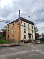 1 Camp Ave in Braddock, PA - Building Photo