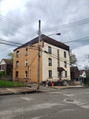 1 Camp Ave in Braddock, PA - Building Photo