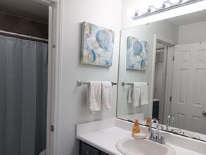 9033 J M Keynes Dr, Unit #42 in Charlotte, NC - Foto de edificio - Building Photo