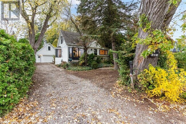 32 Valleyview Dr in Hamilton, ON - Building Photo - Building Photo