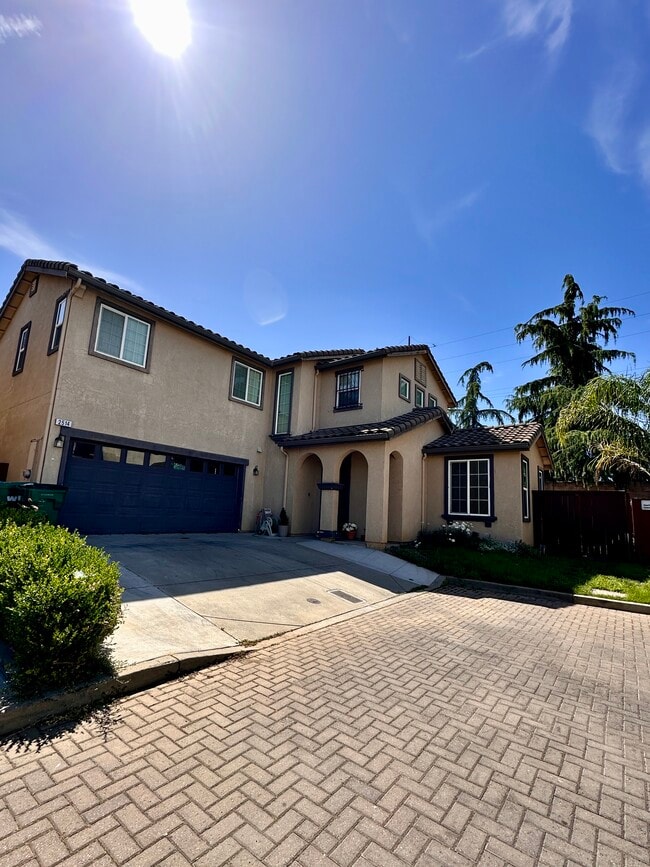 property at 2514 Mercato Ln