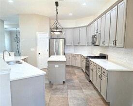 511 Crowned Eagle Ct in Valrico, FL - Building Photo - Building Photo