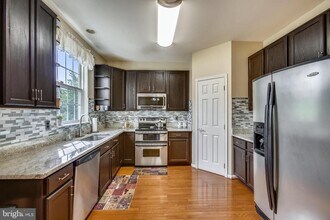 45832 Edwards Terrace in Sterling, VA - Building Photo - Building Photo