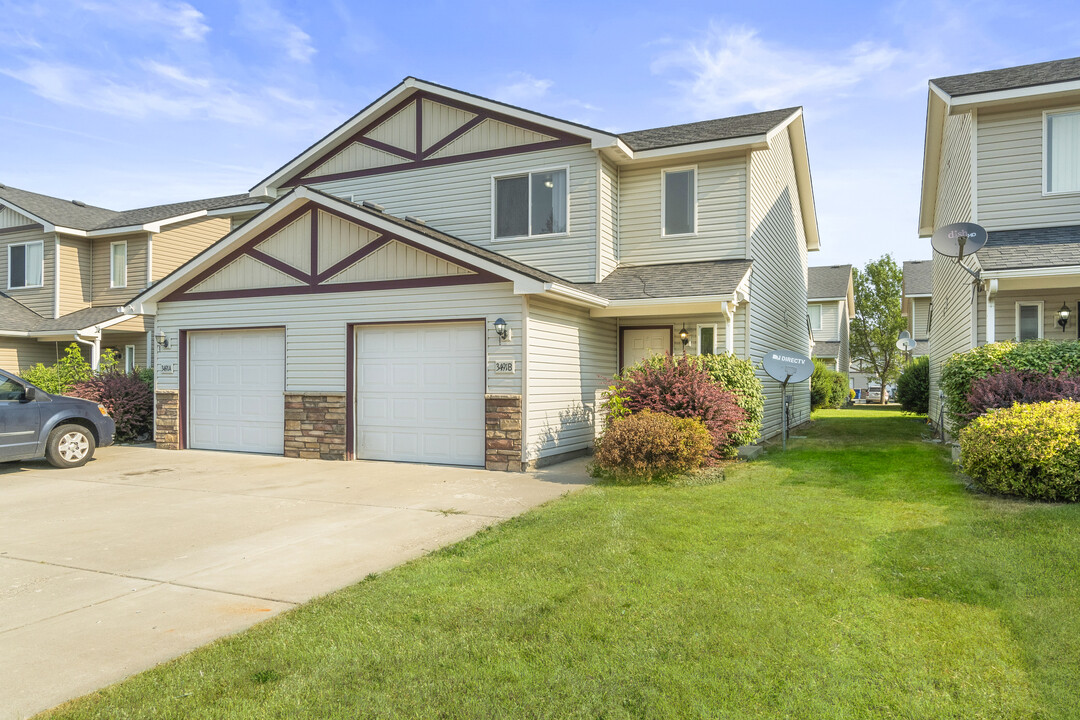 Crystal Creek Duplexes in Post Falls, ID - Foto de edificio