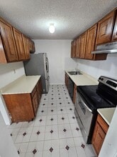 136 Kane St in West Hartford, CT - Building Photo - Building Photo