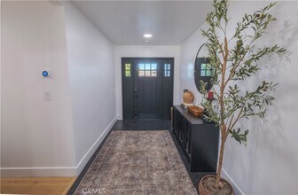 9109 La Alba Dr in Whittier, CA - Foto de edificio - Building Photo