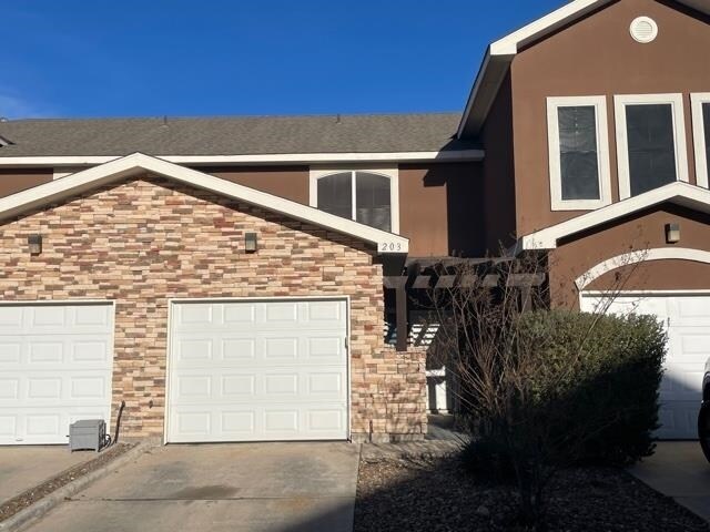 2619 San Isidro Pkwy in Laredo, TX - Building Photo