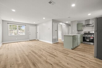 14002 Creely Dr SW in Huntsville, AL - Building Photo - Building Photo