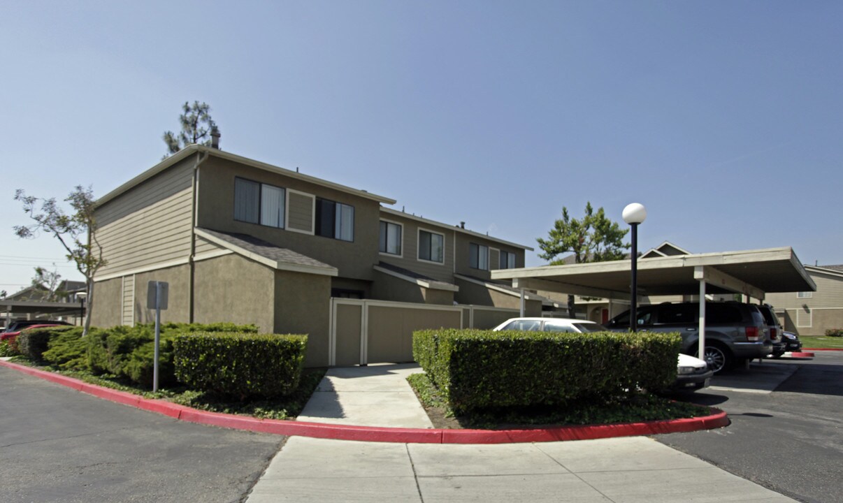 Citrus Grove Apartments in Fontana, CA - Building Photo