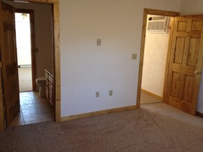 1095 Lakeshore Dr, Unit 1095 in Pioneer, OH - Foto de edificio - Building Photo