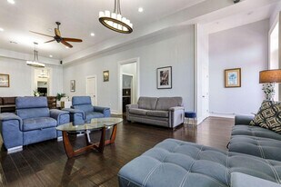 1721 Robert C. Blakes Sr. Dr in New Orleans, LA - Building Photo
