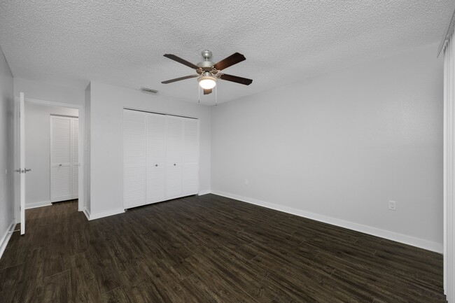 10723 Buckingham Ct