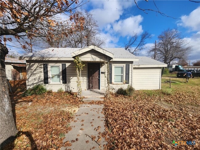 property at 1102 W Central Ave