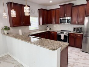 12236 Fairlawn Dr in Riverview, FL - Foto de edificio - Building Photo