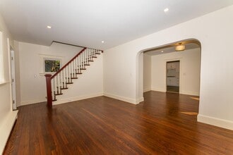 48 Grove St in Sayville, NY - Building Photo - Building Photo