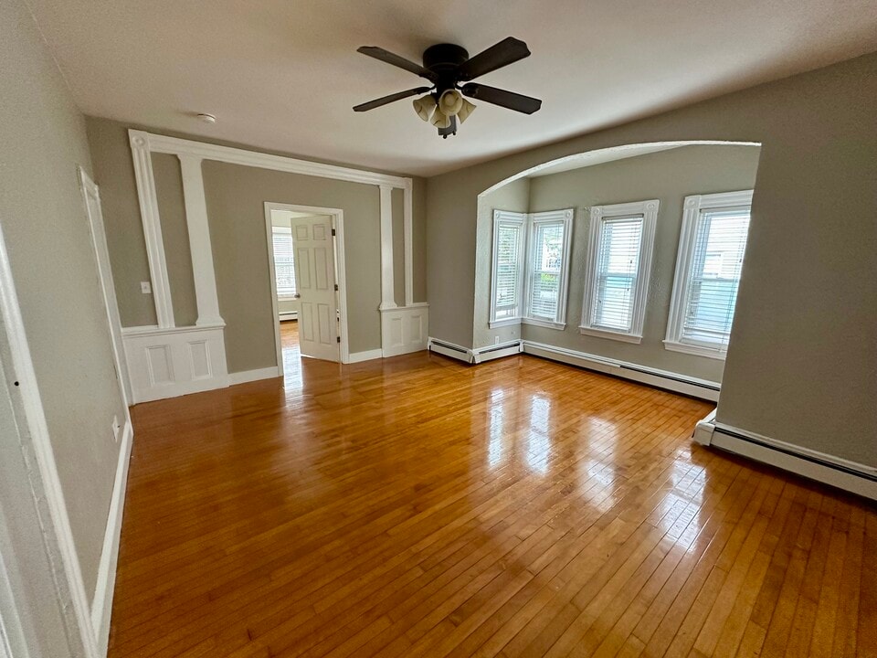 24 Briggs St, Unit 24 Briggs st flr 1 in Taunton, MA - Building Photo