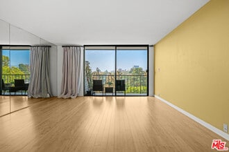 10535 Wilshire Blvd in Los Angeles, CA - Foto de edificio - Building Photo