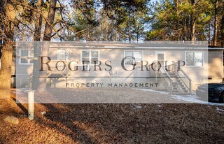 100-102 Holly Ct in Henderson, NC - Building Photo