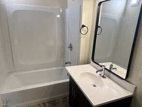 2210 Capitol Ave in Sacramento, CA - Building Photo - Building Photo