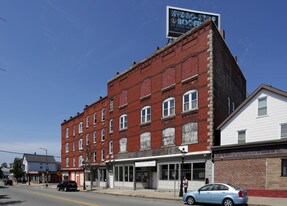 1270-1288 Pleasant St in Fall River, MA - Foto de edificio - Building Photo