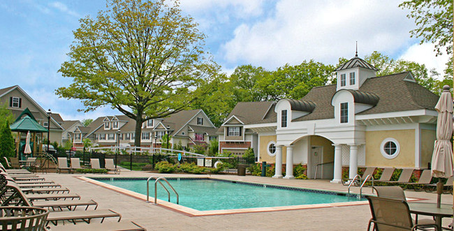 Quaker Green in West Hartford, CT - Building Photo - Building Photo