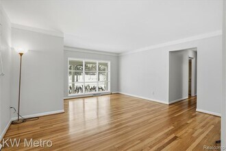 1204 Montrose Ave in Royal Oak, MI - Building Photo - Building Photo