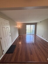 7519 Triwoods Dr, Unit F in St. Louis, MO - Building Photo - Building Photo