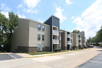 The Avalon in Chesterfield, MO - Building Photo - Building Photo
