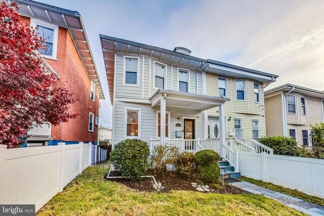 5415 Illinois Ave NW, Unit 1 in Washington, DC - Foto de edificio - Building Photo