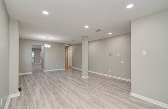 2005 Village Park Dr in Missouri City, TX - Building Photo - Building Photo