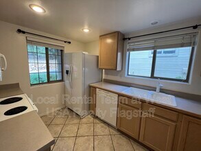 6164 E Mountain Oaks Dr in Flagstaff, AZ - Building Photo - Building Photo