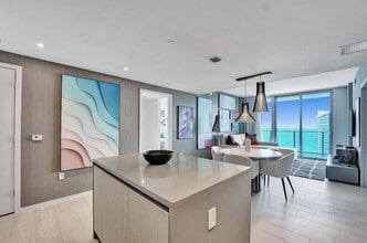 4010 S Ocean Dr in Hollywood, FL - Foto de edificio - Building Photo