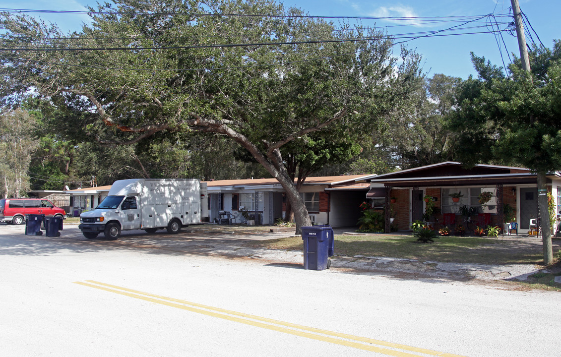 Penninsula Apartments in Tampa, FL - Building Photo