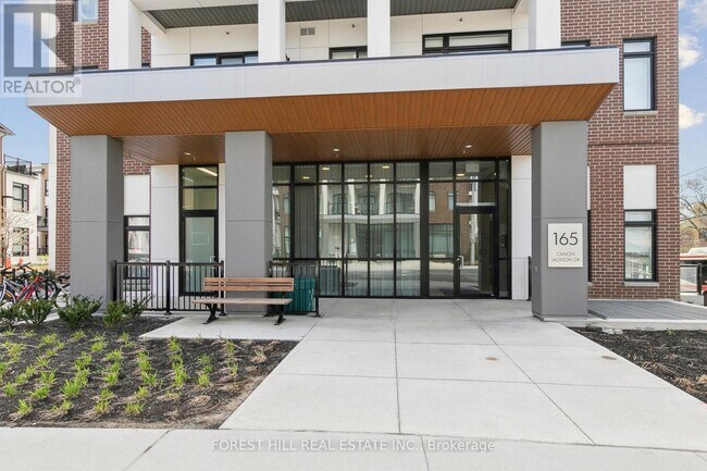 165-165 Canon Jackson Dr in Toronto, ON - Building Photo - Building Photo