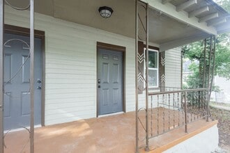 208 W Cherry St in Griffin, GA - Building Photo - Building Photo